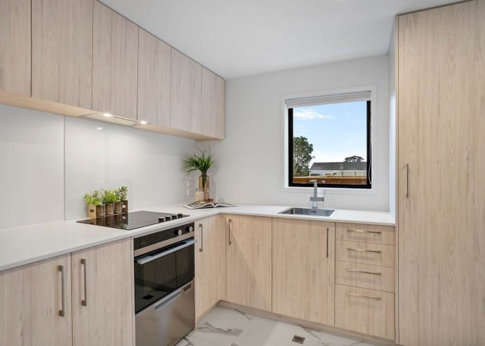  at 2/137 Tirimoana Road, Te Atatū South, Auckland