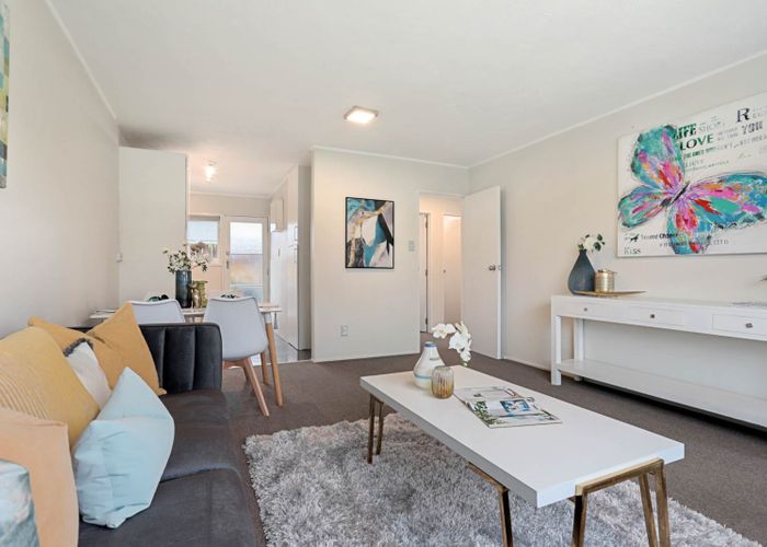  at 11/5 Keeling Road, Henderson, Auckland