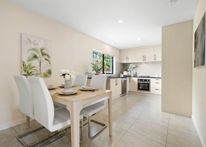  at 29B  Edgewater Drive, Pakuranga, Manukau City, Auckland