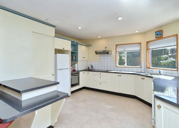  at 30 Farnswood Place, Redwood, Christchurch City, Canterbury