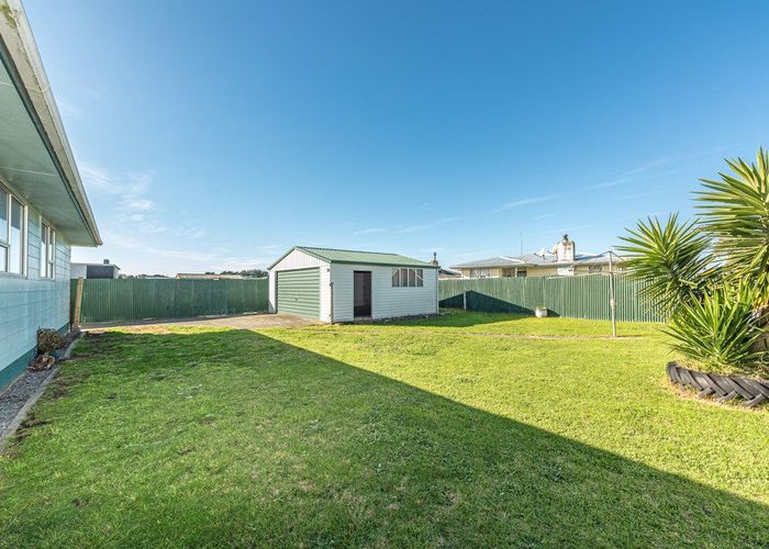  at 51 Lee Street, Castlecliff, Whanganui, Manawatu / Whanganui