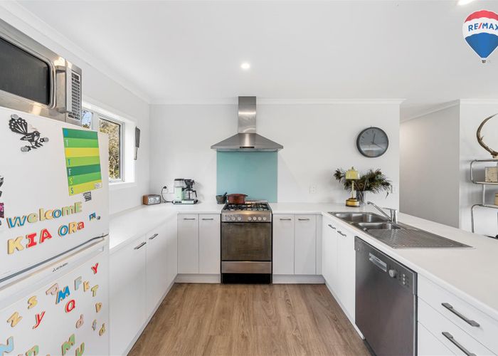  at 111 Avro Road, Blue Mountains, Upper Hutt