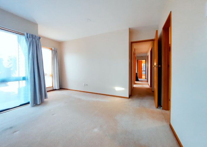  at 8b Cricklewood Place, Avonhead, Christchurch City, Canterbury
