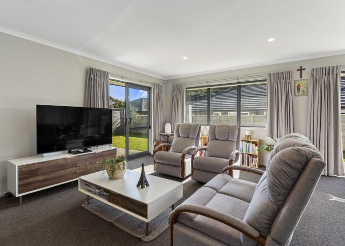  at 16 Tradewinds drive, Whitby, Porirua