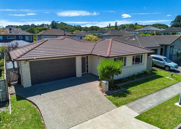  at 74 Baverstock Road, Flat Bush, Auckland