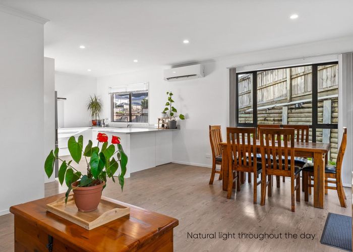  at 22 William Wallbank Crescent, Swanson, Waitakere City, Auckland