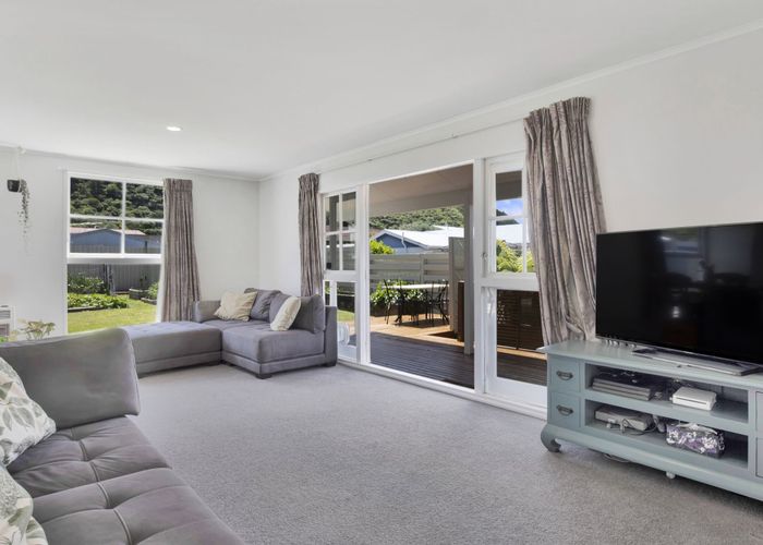  at 186 California Drive, Totara Park, Upper Hutt, Wellington