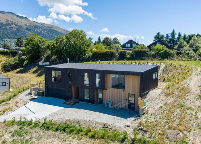  at 4 Waxeye Lane, Wanaka