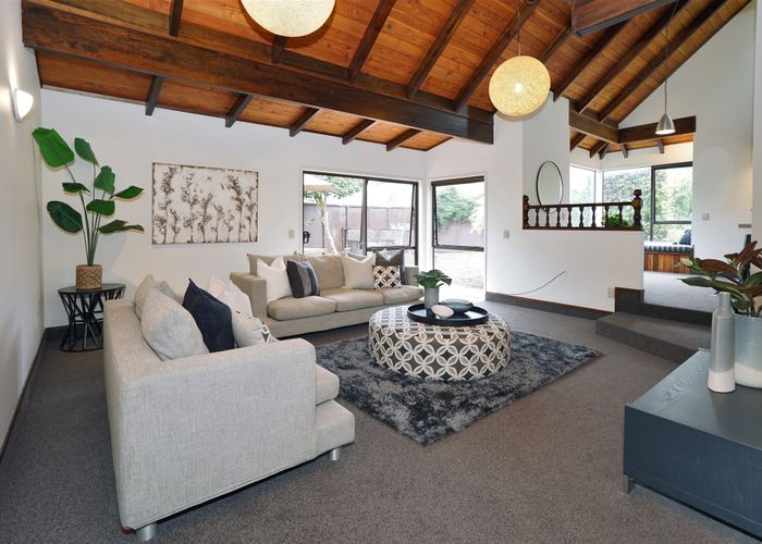 at 23 Kensington Place, Fairfield, Hamilton