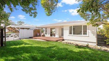  at 2/14 Mona Vale, West Harbour, Auckland