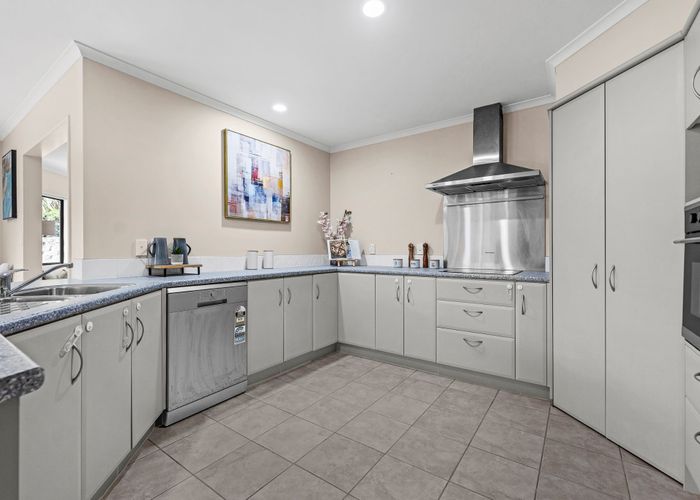  at 8 Bokeen Lane, Flat Bush, Auckland