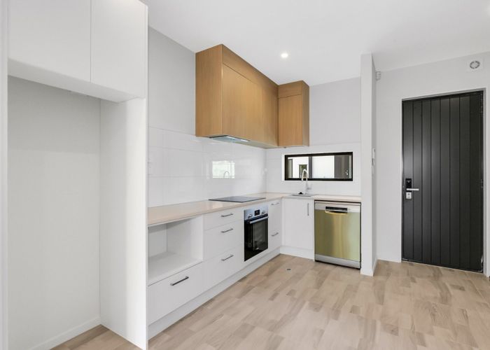  at 4/22 Fitzgerald Road, Mount Wellington, Auckland City, Auckland