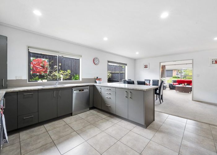 at 14 Gibbston Crescent, Flat Bush, Auckland