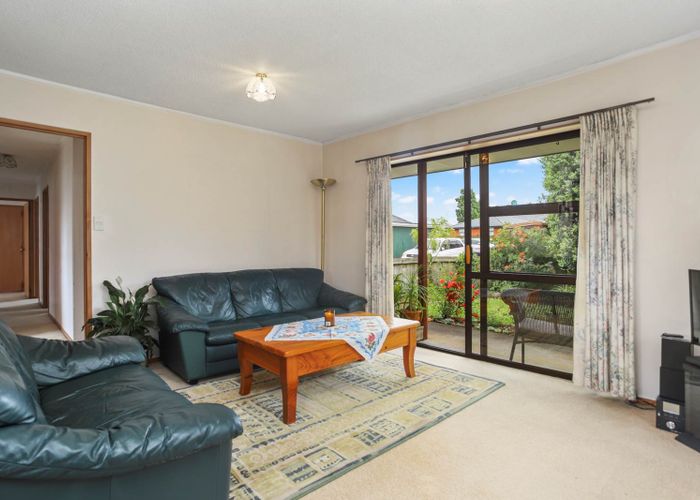  at 4/50 Gray Avenue, Mangere East, Auckland