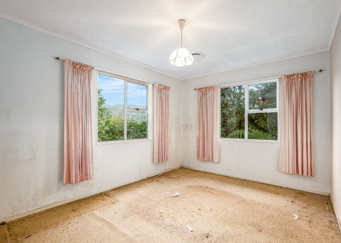  at 214b Waddington Drive, Naenae, Lower Hutt, Wellington