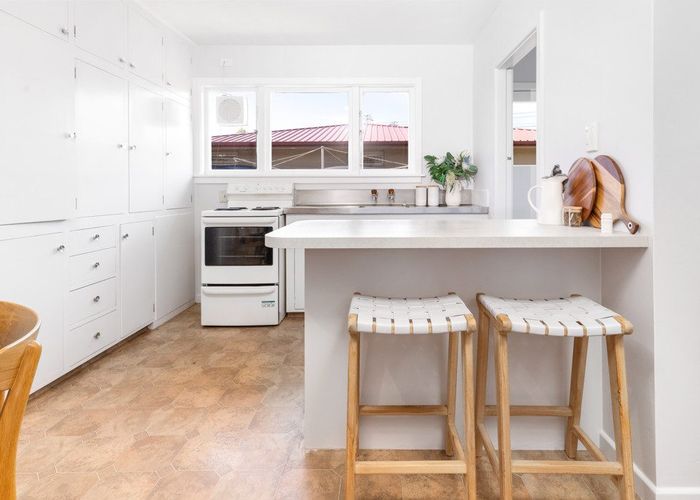  at 324 Memorial Avenue, Burnside, Christchurch