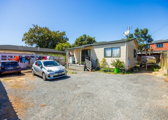  at 12-16 Franklin Avenue, Papatoetoe, Manukau City, Auckland