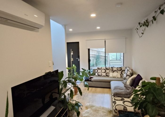  at 1/9 Donovan Ave, Massey, Waitakere City, Auckland