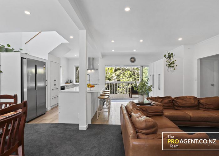  at 279 Huia Road, Titirangi, Waitakere City, Auckland