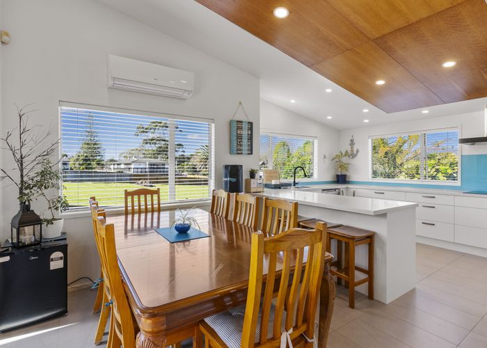  at 11 Toomer Place, Beachlands, Auckland