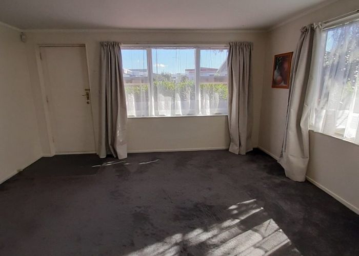  at 2/8 Stanmore Road, Linwood, Christchurch City, Canterbury