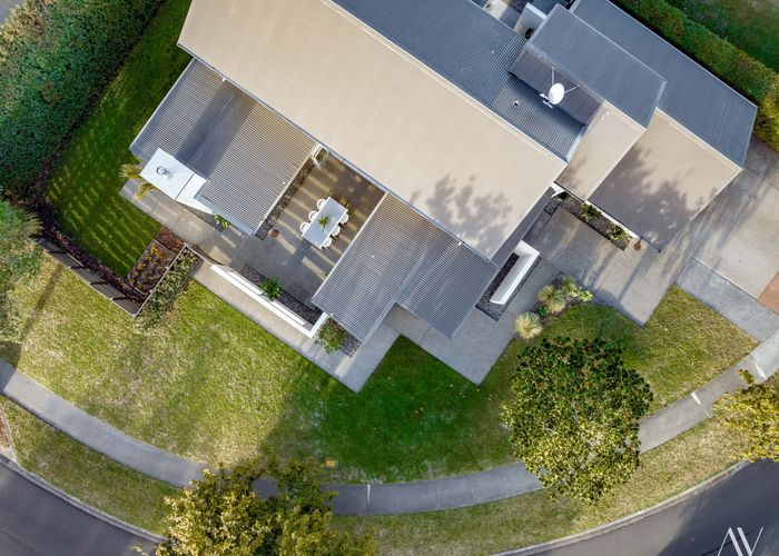  at 39 English Oak Drive, Schnapper Rock, Auckland