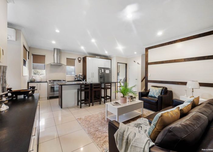  at 15 Cherrywood Crescent, Northpark, Auckland