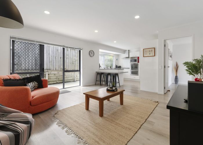  at 15 Kentville Place, Somerville, Manukau