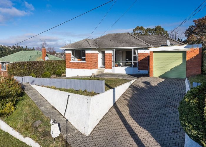 at 25 Brockville Road, Glenross, Dunedin