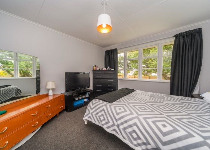  at 2 Forth Terrace, Roslyn, Palmerston North