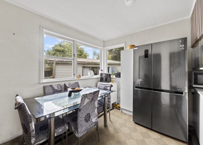  at 16 Lavinia Crescent, Mangere East, Manukau City, Auckland