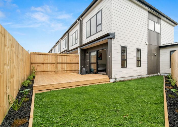 at 4/32 Tapuwae Way, Mangere Bridge, Manukau City, Auckland