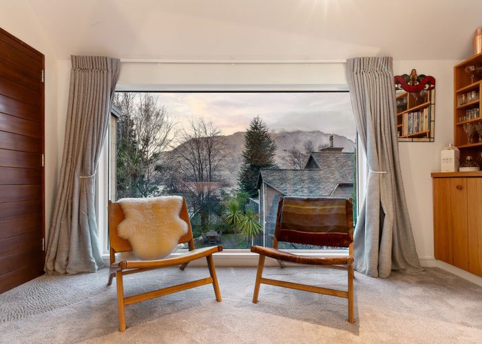  at 32 Evergreen Place, Sunshine Bay, Queenstown