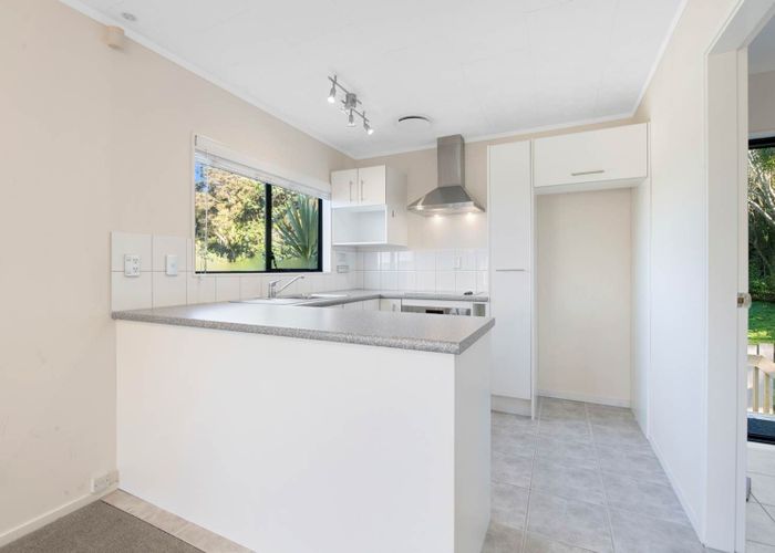  at 1/32 Fernlea Rise, Glenfield, North Shore City, Auckland
