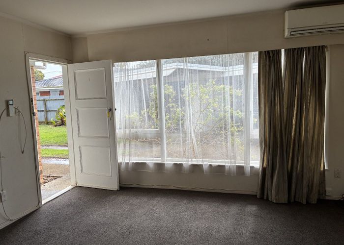 at 2/7 Norman Spencer Drive, Papatoetoe, Manukau City, Auckland
