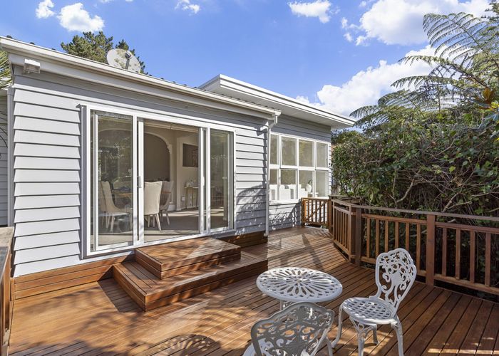  at 11 Golf Road, New Lynn, Auckland