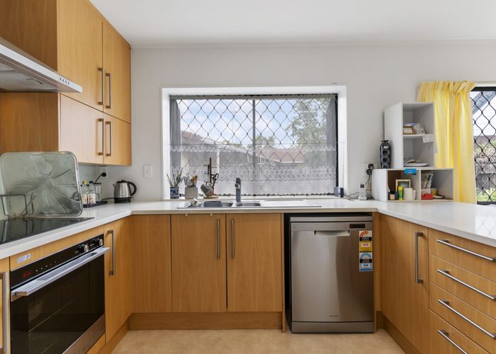  at 5 Bosnyak Drive, Te Atatu South, Auckland
