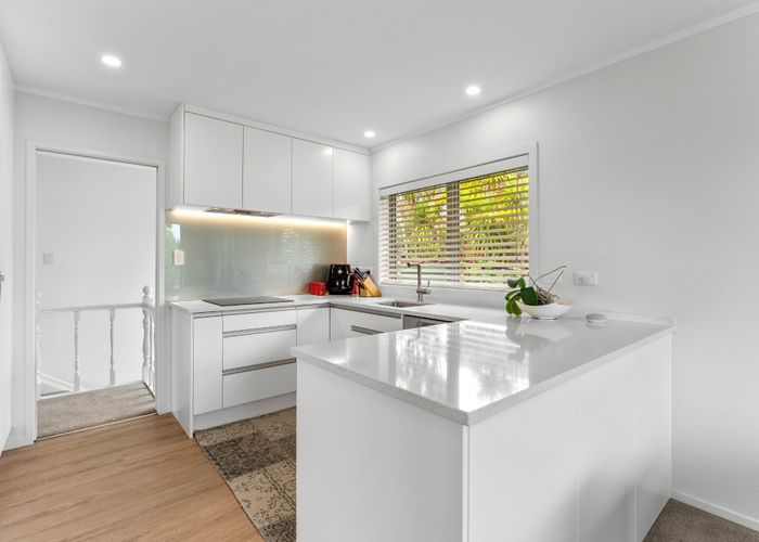  at 2/11 Belmont Terrace, Milford, Auckland