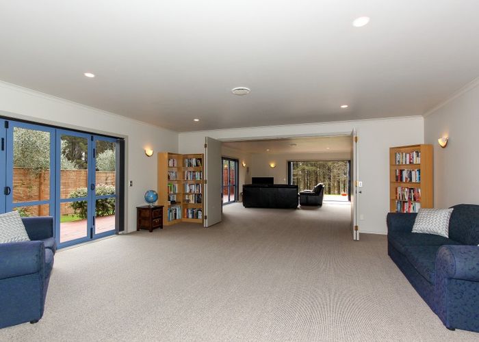  at 10C Long Place, Frankleigh Park, New Plymouth