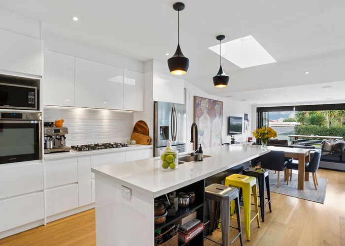  at 27 Springleigh Avenue, Mount Albert, Auckland