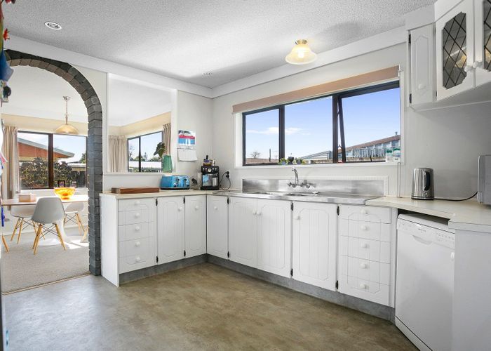  at 12 Conrad Place, Leamington, Cambridge