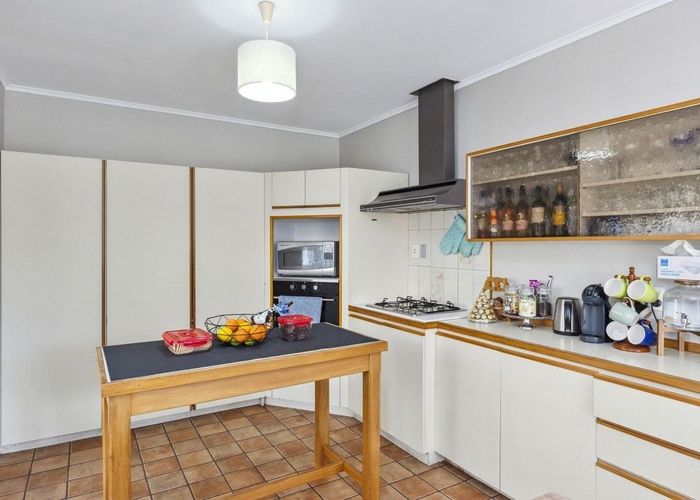  at 16 Eatwell Avenue, Paraparaumu Beach, Kapiti Coast, Wellington