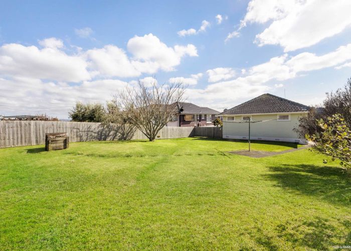  at 12  Dundee Place, Blockhouse Bay, Auckland City, Auckland