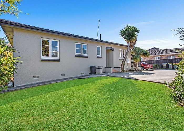  at 11 Newington Road, Henderson, Auckland