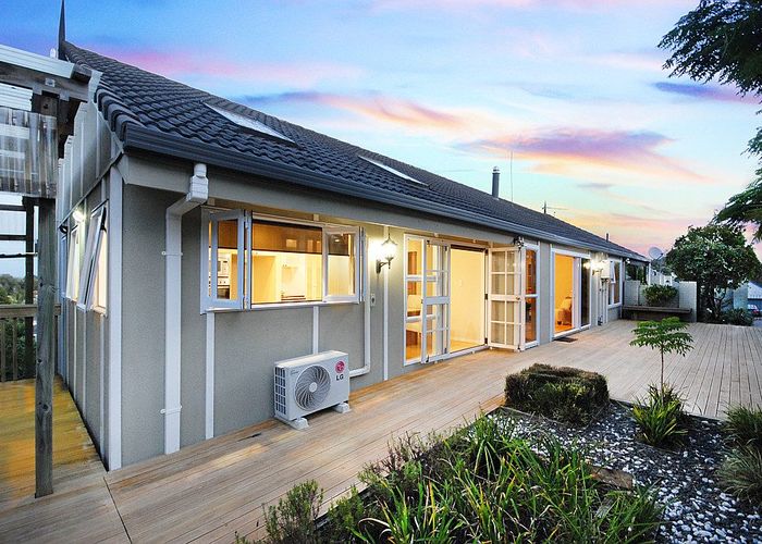  at 50 Balmain Road, Chatswood, Auckland