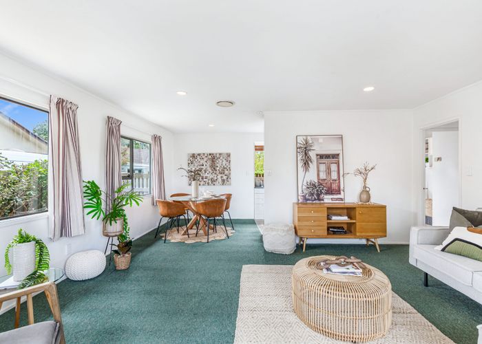  at 1/16 Glenhaven Place, Te Atatu Peninsula, Auckland