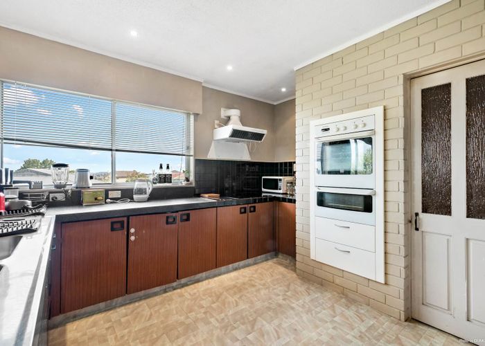  at 627A Glenfield Road, Totara Vale, Auckland