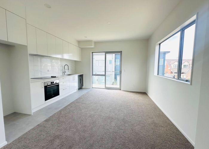  at 55E Edmonton Road, Henderson, Auckland