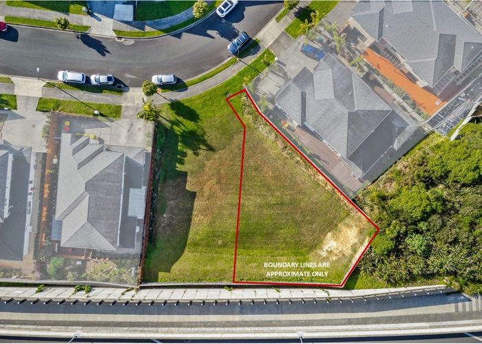  at 42-44 Colliston Rise, Pinehill, North Shore City, Auckland