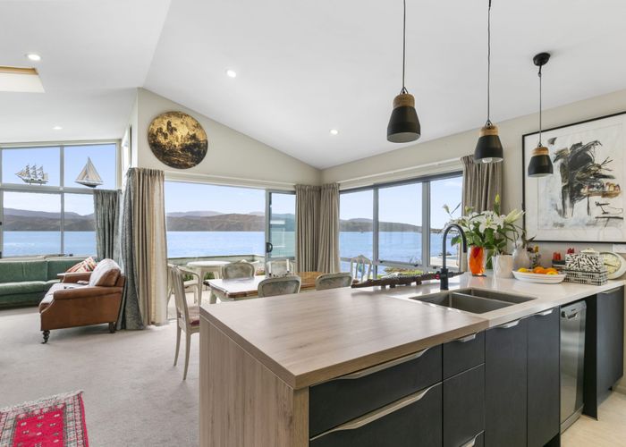  at 3/275 Karaka Bay Road, Karaka Bays, Wellington
